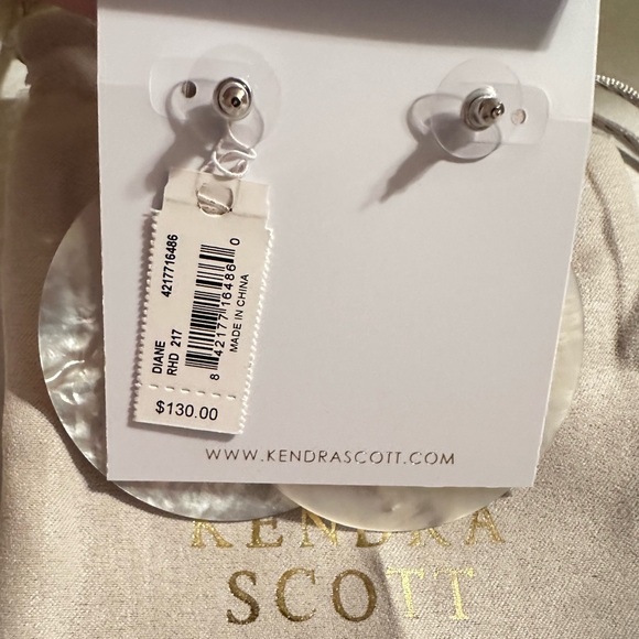 Kendra Scott Diane Silver Statement Earrings in Ivory Mother-of-Pearl NWT - Picture 4 of 8